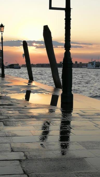 Orange Casanova - Fibre-optic Internet And Garden Apartment Venedig