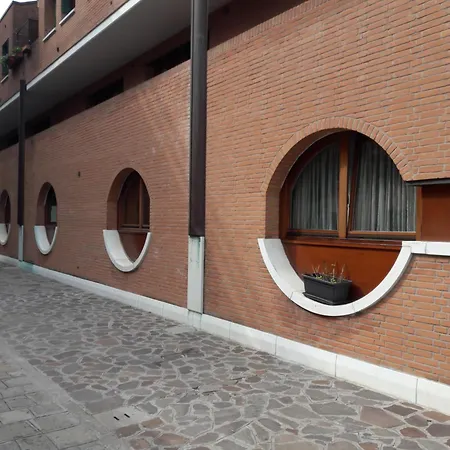 Ferienwohnung Orange Casanova - Fibre-Optic Internet And Garden Venedig Exterior foto